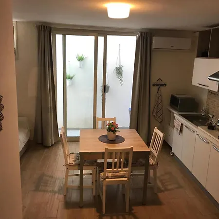 Opera House - Zona Petruzzelli Bari